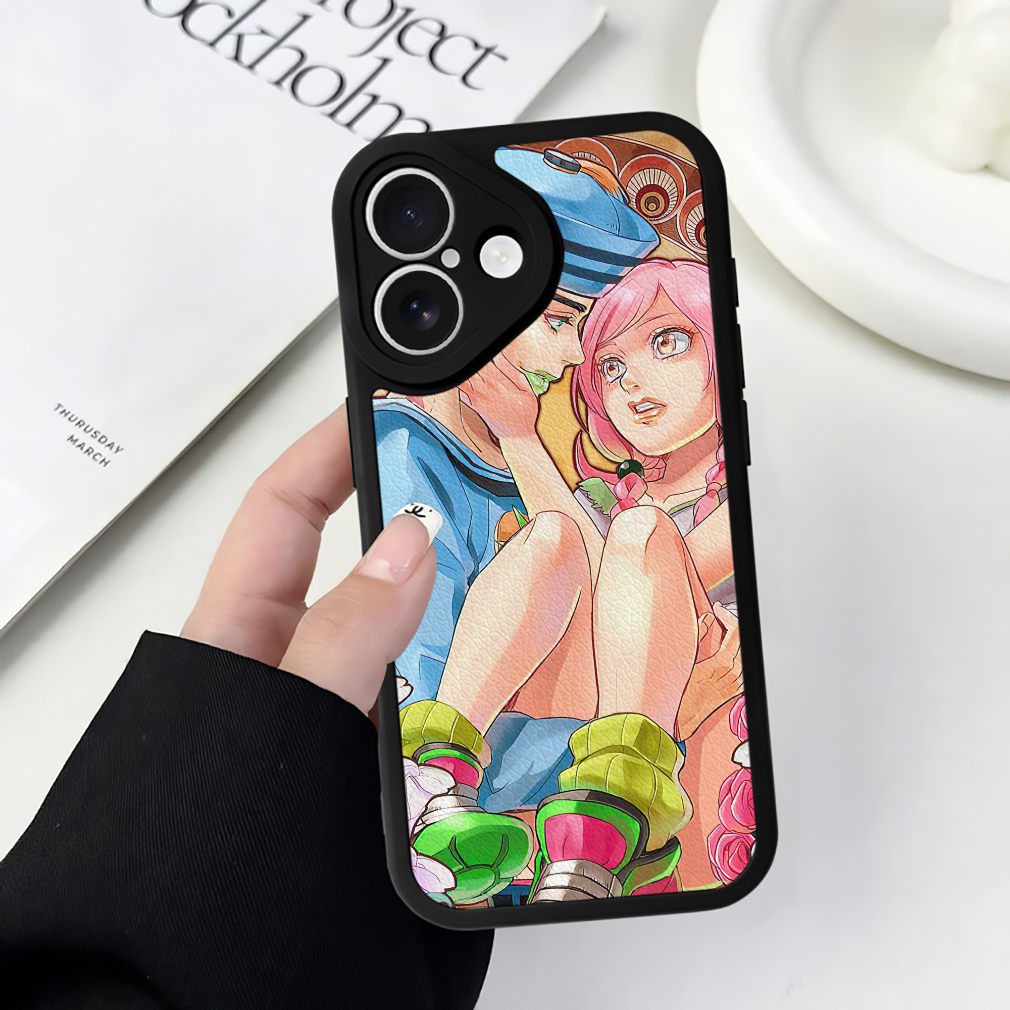 （画像用） ジョジョの奇妙な冒険 JoJo's Bizarre Adventure 【iPhone 16シリーズ対応】シリコンスマホケース（レザー調） 材質：シリコン
